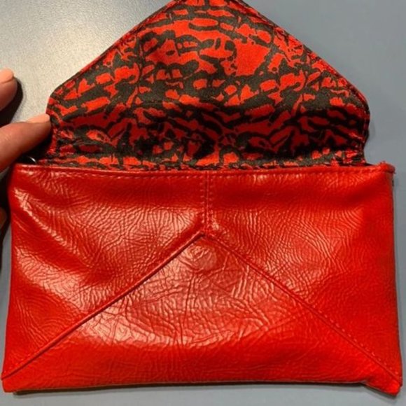 Mary Kay Clutch - Picture 2 of 5